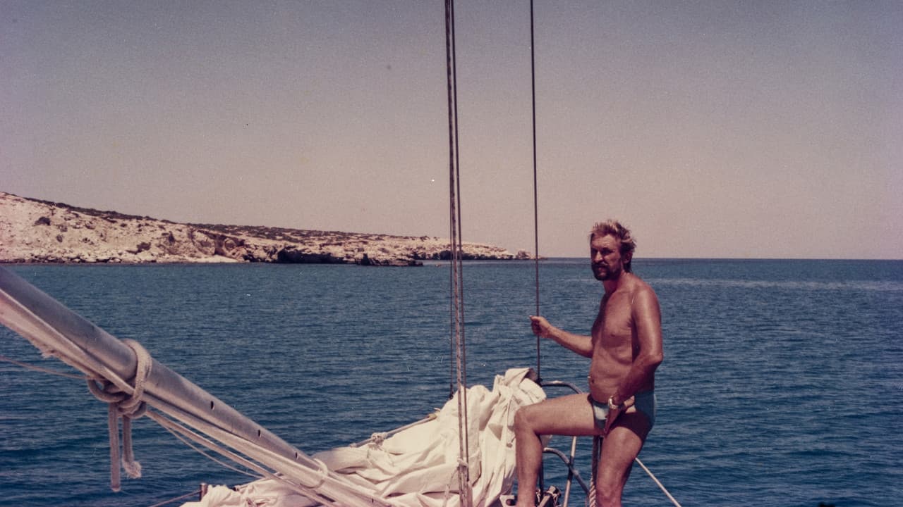 Backdrop – Belov: Uma Vida no Mar