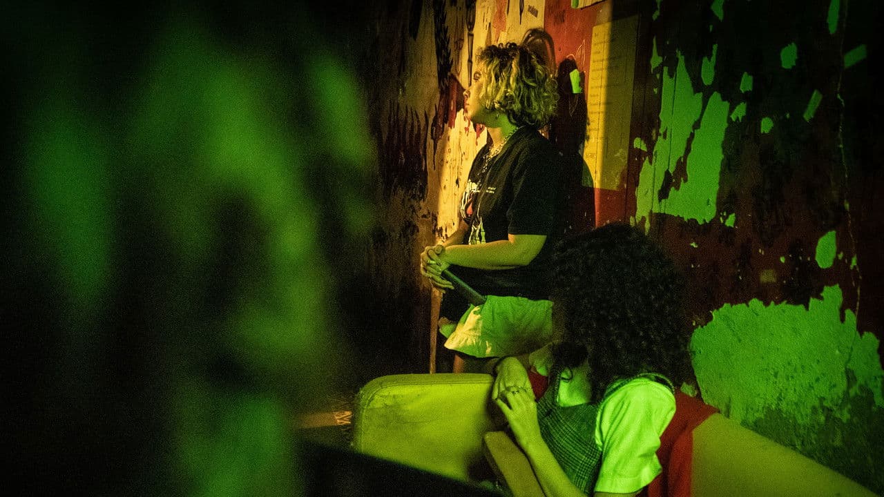 Backdrop – Se Errado For Te achar Linda