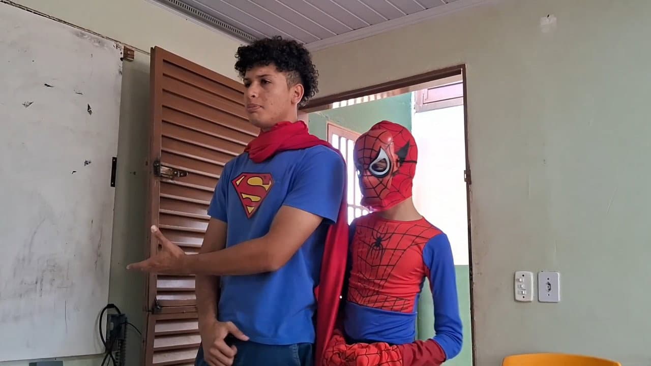 Backdrop – Troca de Heróis