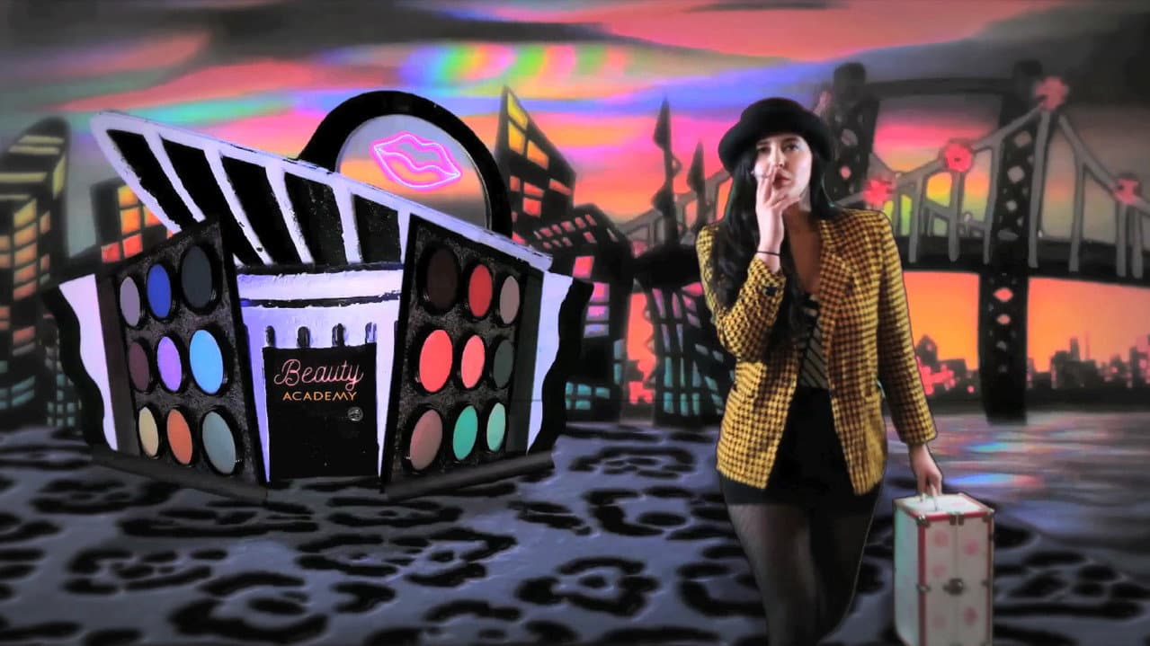 Backdrop – Killer Makeover