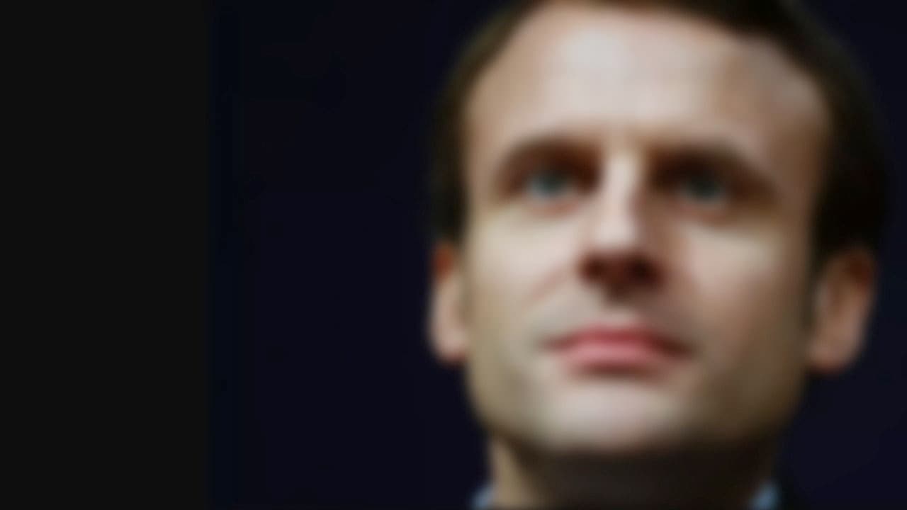Backdrop – Le Grand Procès de Macron