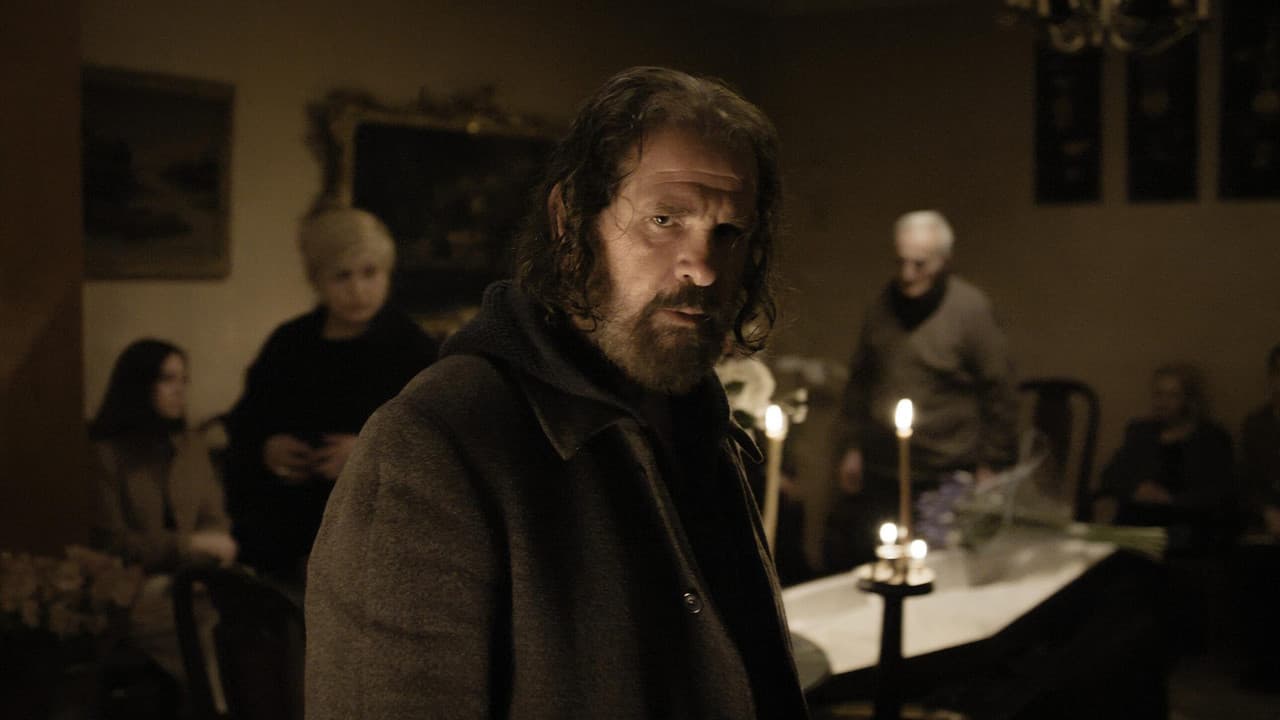 Backdrop – მეორეხარისხოვანი როლი