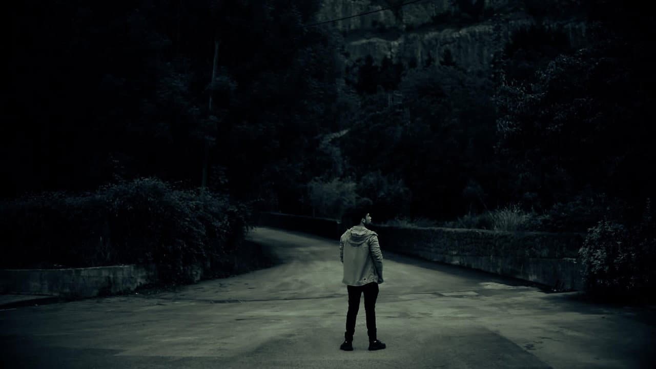 Backdrop – Bajo el silencio