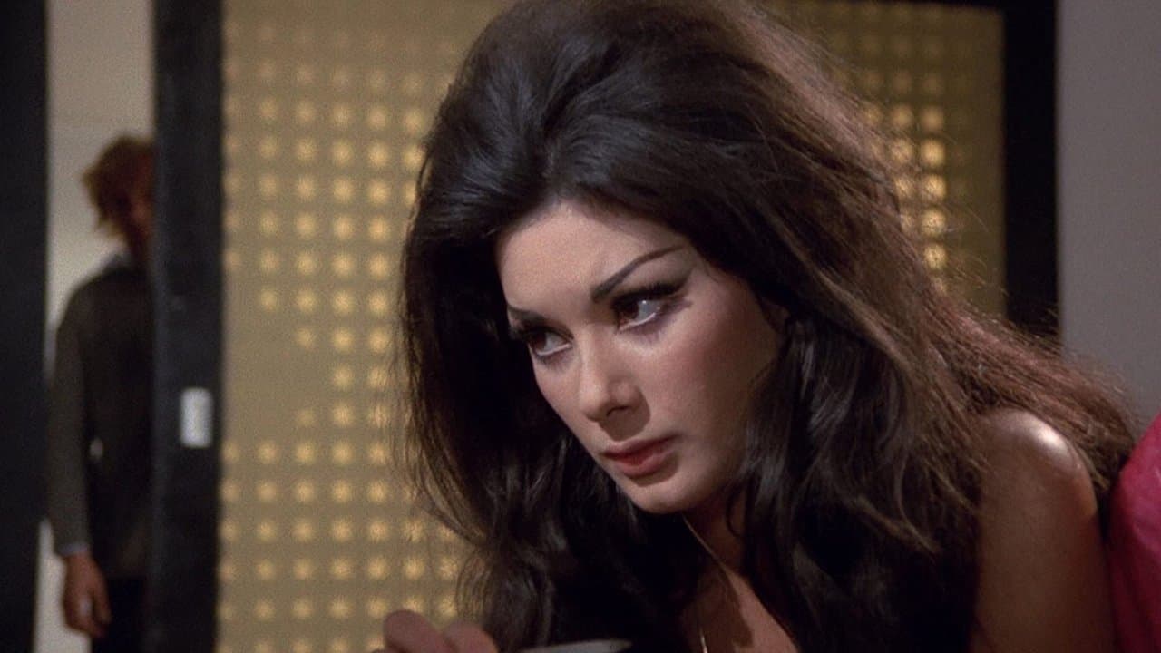 Backdrop – 5 bambole per la luna d'agosto