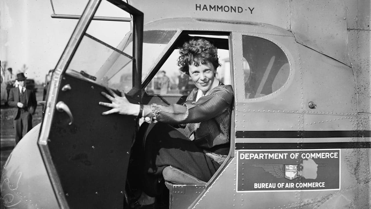 Backdrop – Amelia Earhart - Suche nach einer Legende