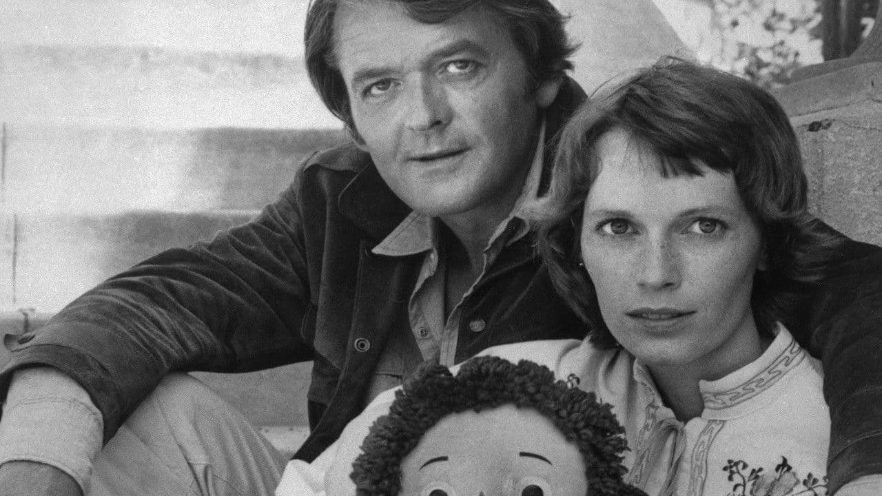 Backdrop – Goodbye, Raggedy Ann