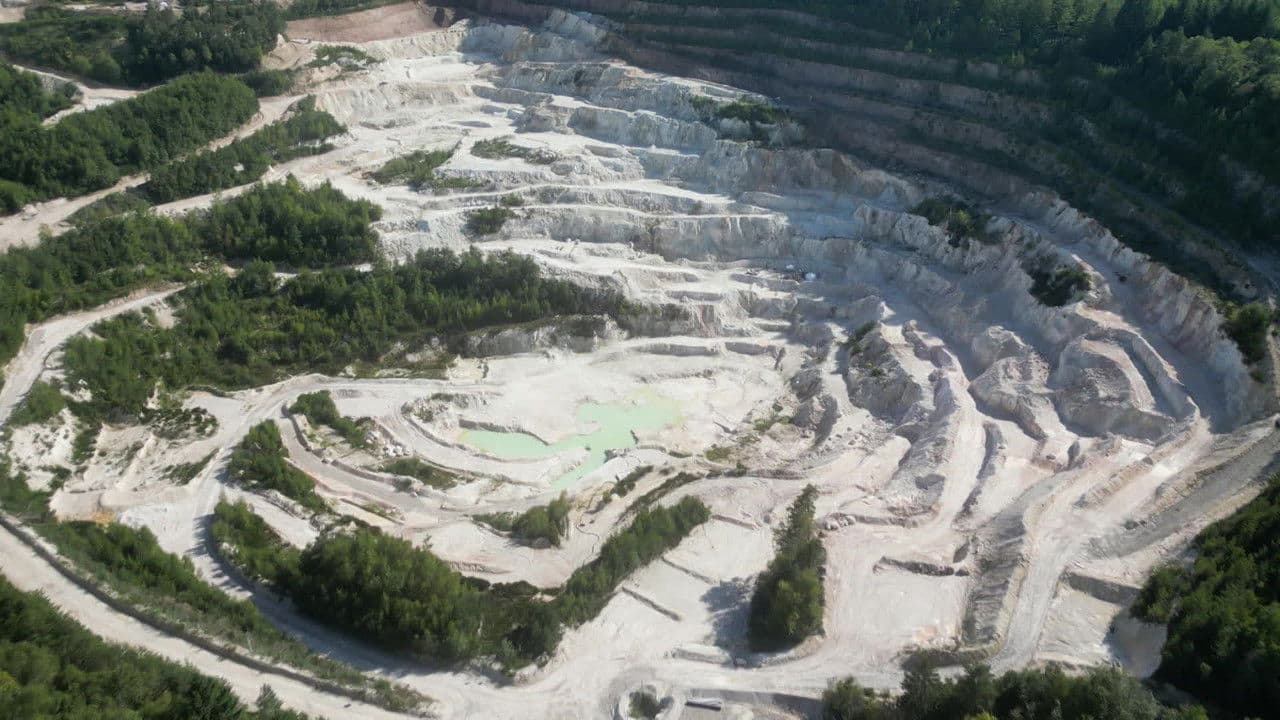 Backdrop – Le lithium en Europe, l'exploitation du futur ?