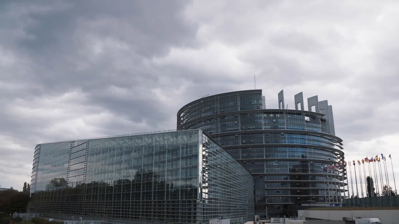 Backdrop – Gekaufte Politik? Europa in der Korruptionskrise