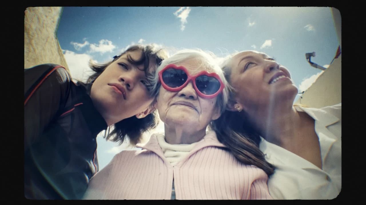 Backdrop – Tres Venus