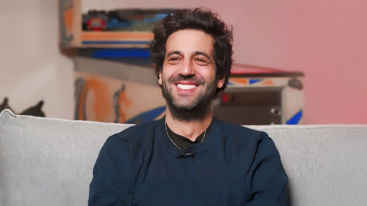 Backdrop – Max Boublil, l'éternel gamin