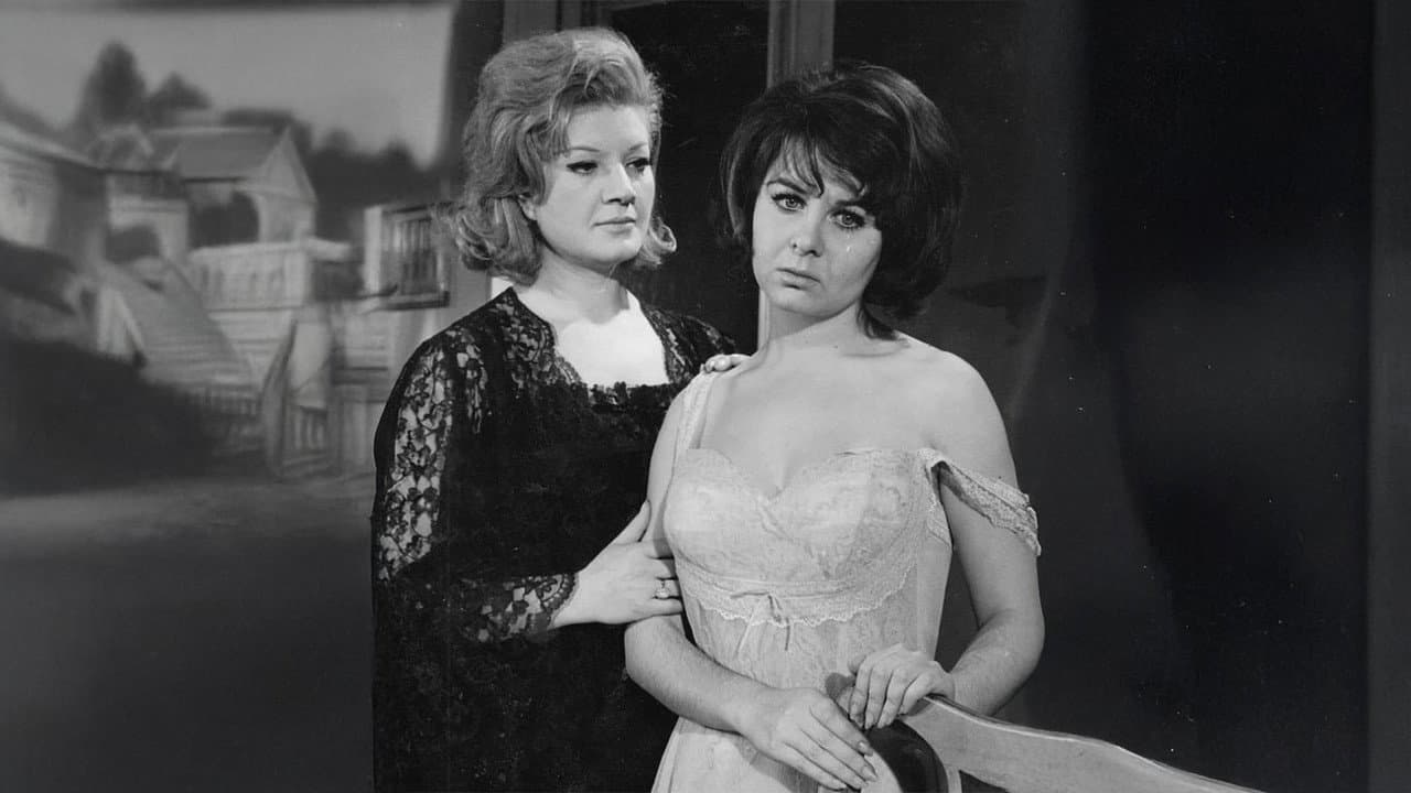 Backdrop – Kimse Fatma Gibi Öpemez