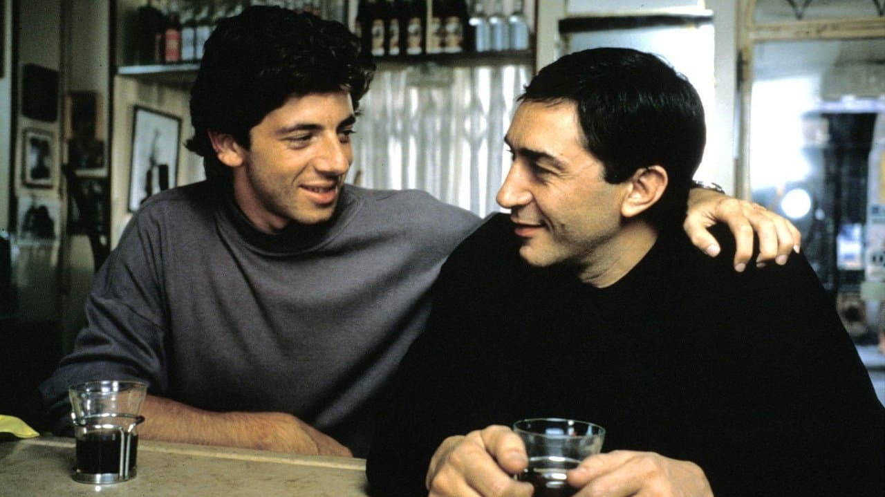 Backdrop – Waffenbrüder