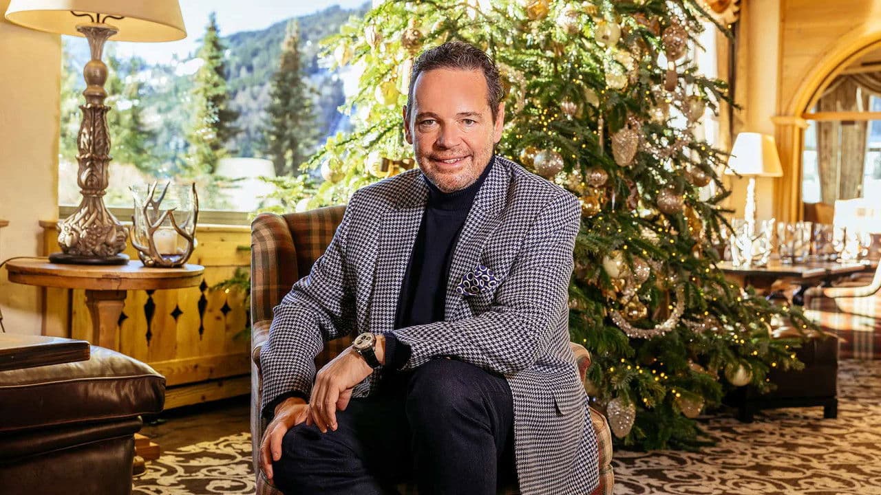 Backdrop – Alpine Hotel at Christmas