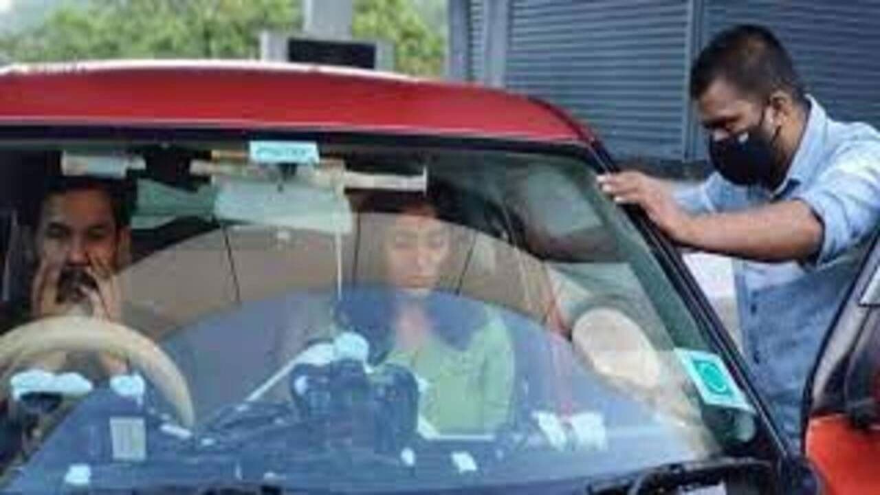 Backdrop – സന്തോഷത്തിന്റെ ഒന്നാം രഹസ്യം