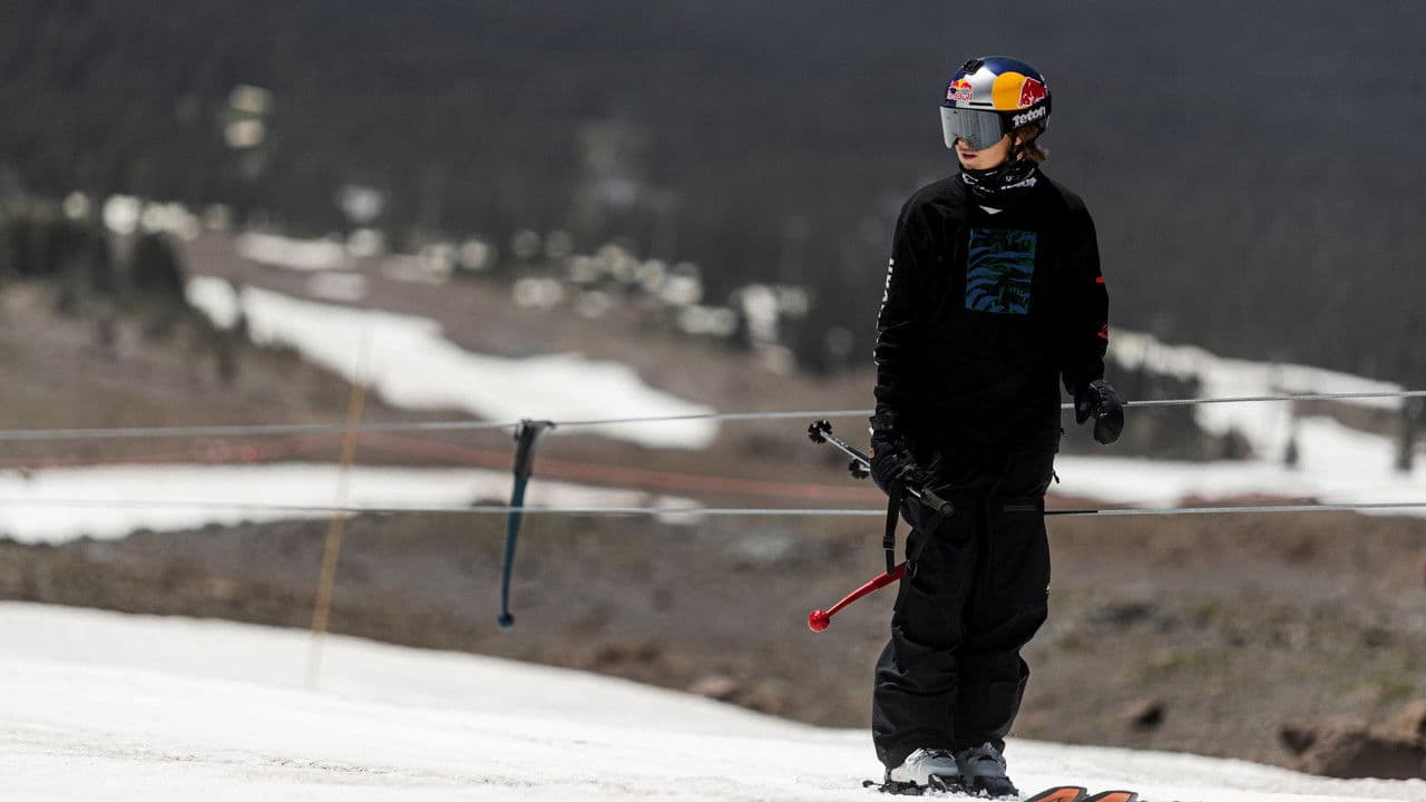 Backdrop – Falling into Place: Kai Jones