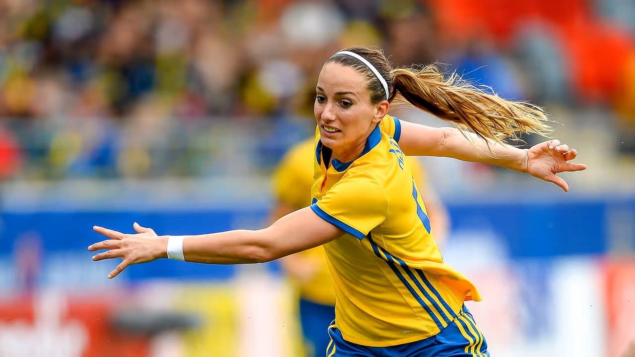 Backdrop – Kosovare Asllani: Världsstjärnan från Vimmerby