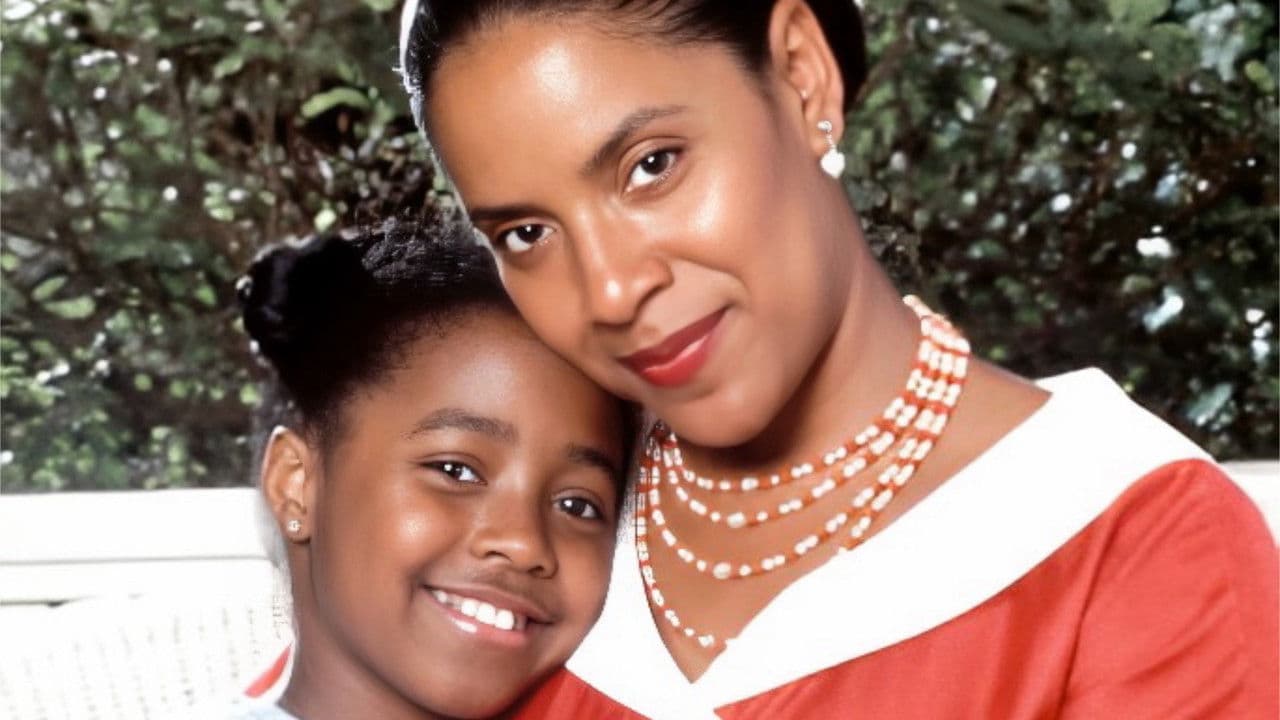 Backdrop – Polly: Comin' Home!