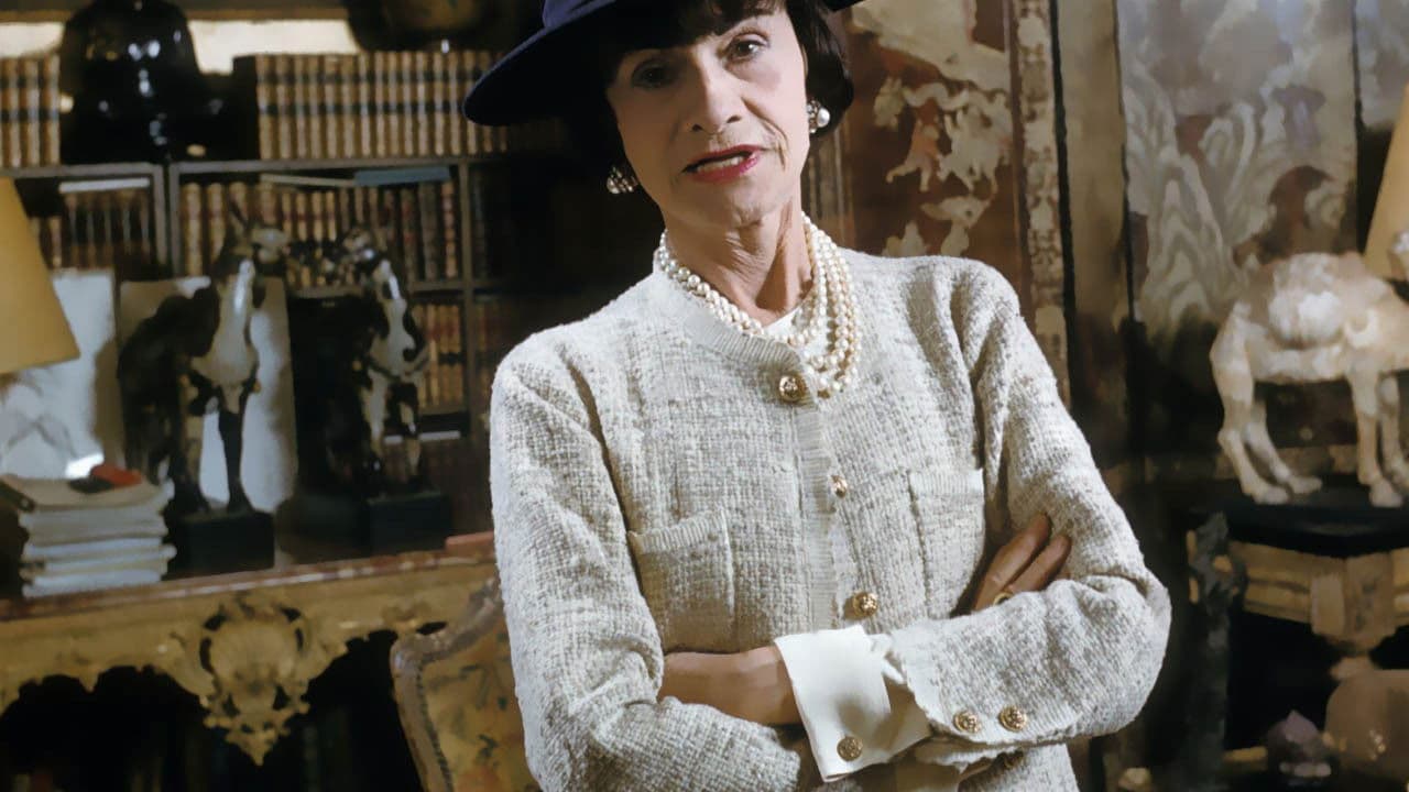 Backdrop – Coco Chanel, die Revolution der Eleganz