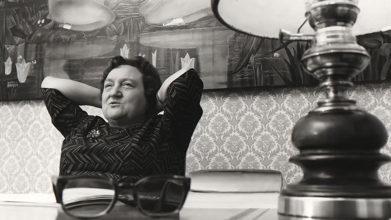 Backdrop – Madame Soleil, la femme qui était supposée savoir