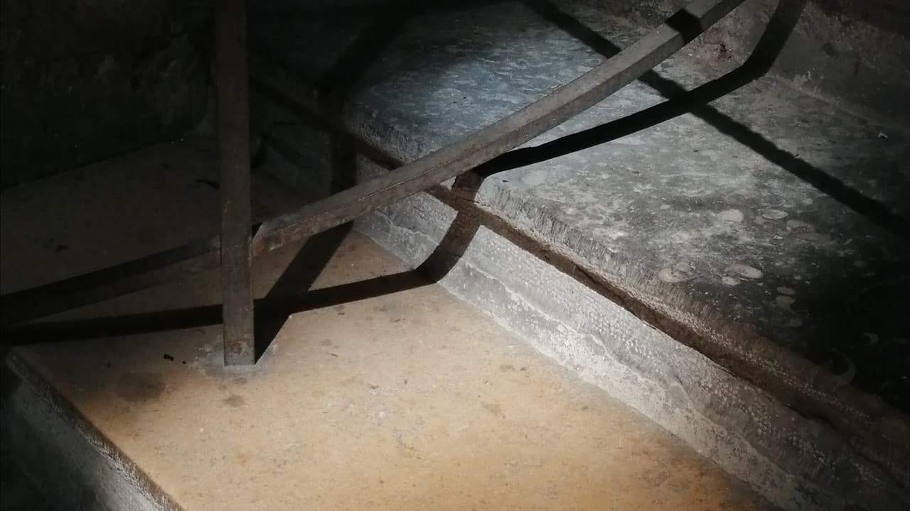 Backdrop – Chaînes Dorées