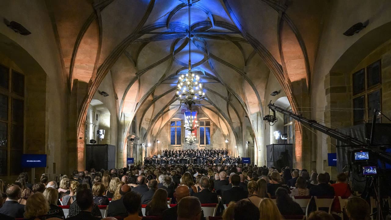 Backdrop – Benjamin Britten: Válečné rekviem