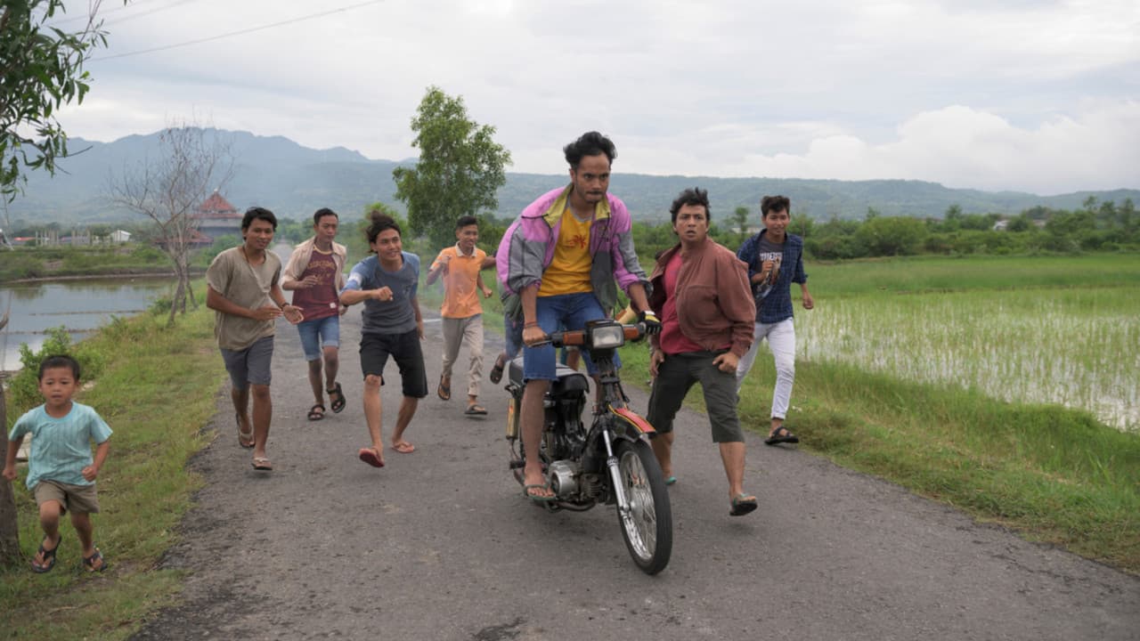 Backdrop – Seperti Dendam, Rindu Harus Dibayar Tuntas