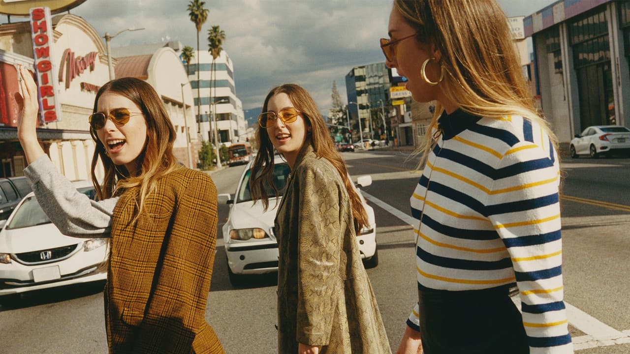 Backdrop – HAIM: Behind the Album