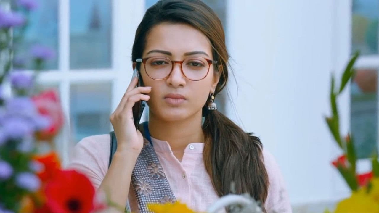 Backdrop – அருவம்