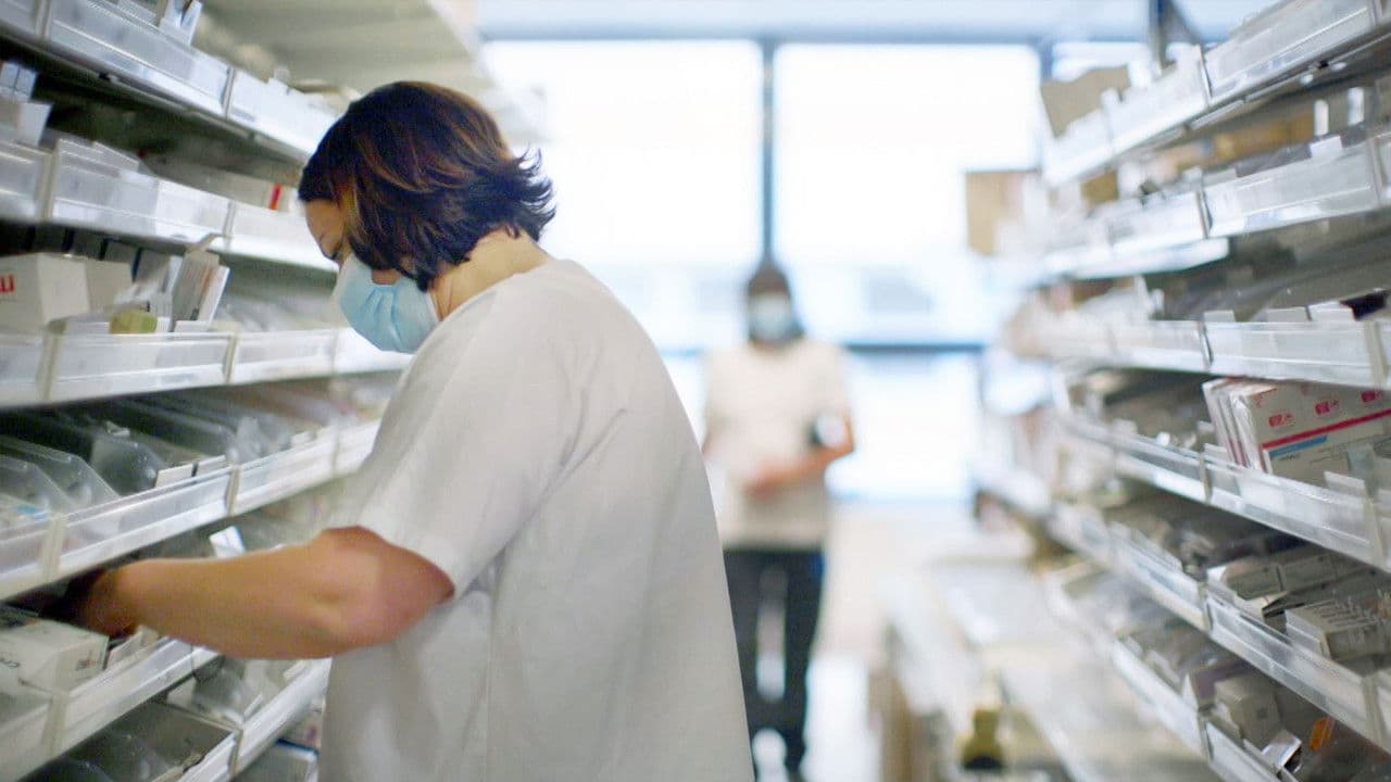 Backdrop – Medikamentenmangel - Profitgier mit Todesfolge