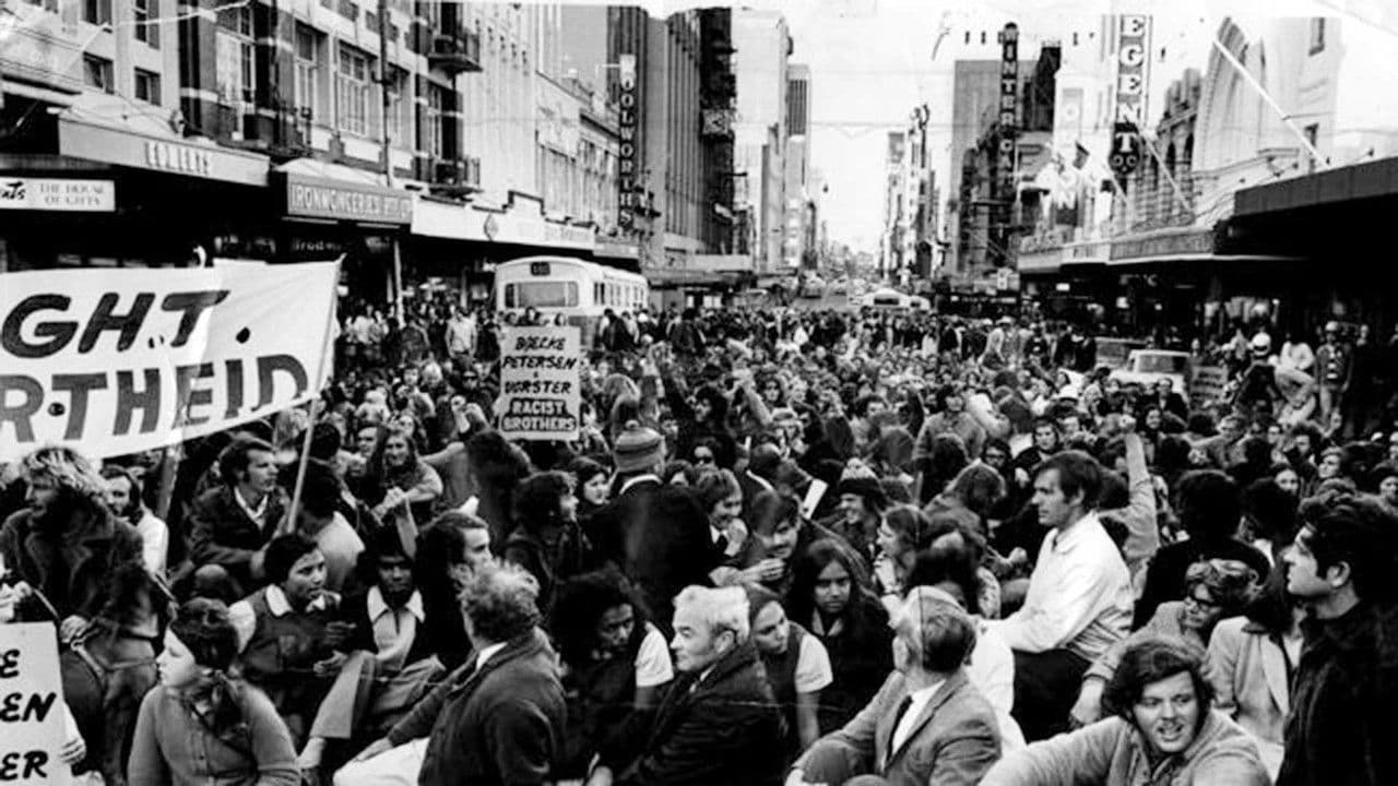 Backdrop – Born Free - Filhos da Revolução