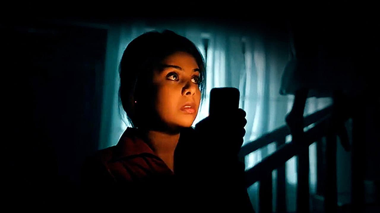 Backdrop – മൈഥിലി വീണ്ടും വരുന്നു...