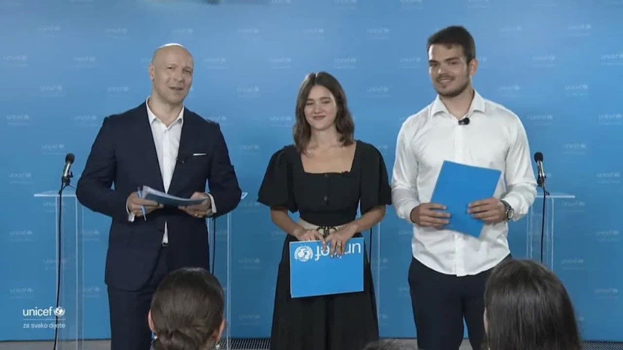 Backdrop – #MladiPitajuPoliticare