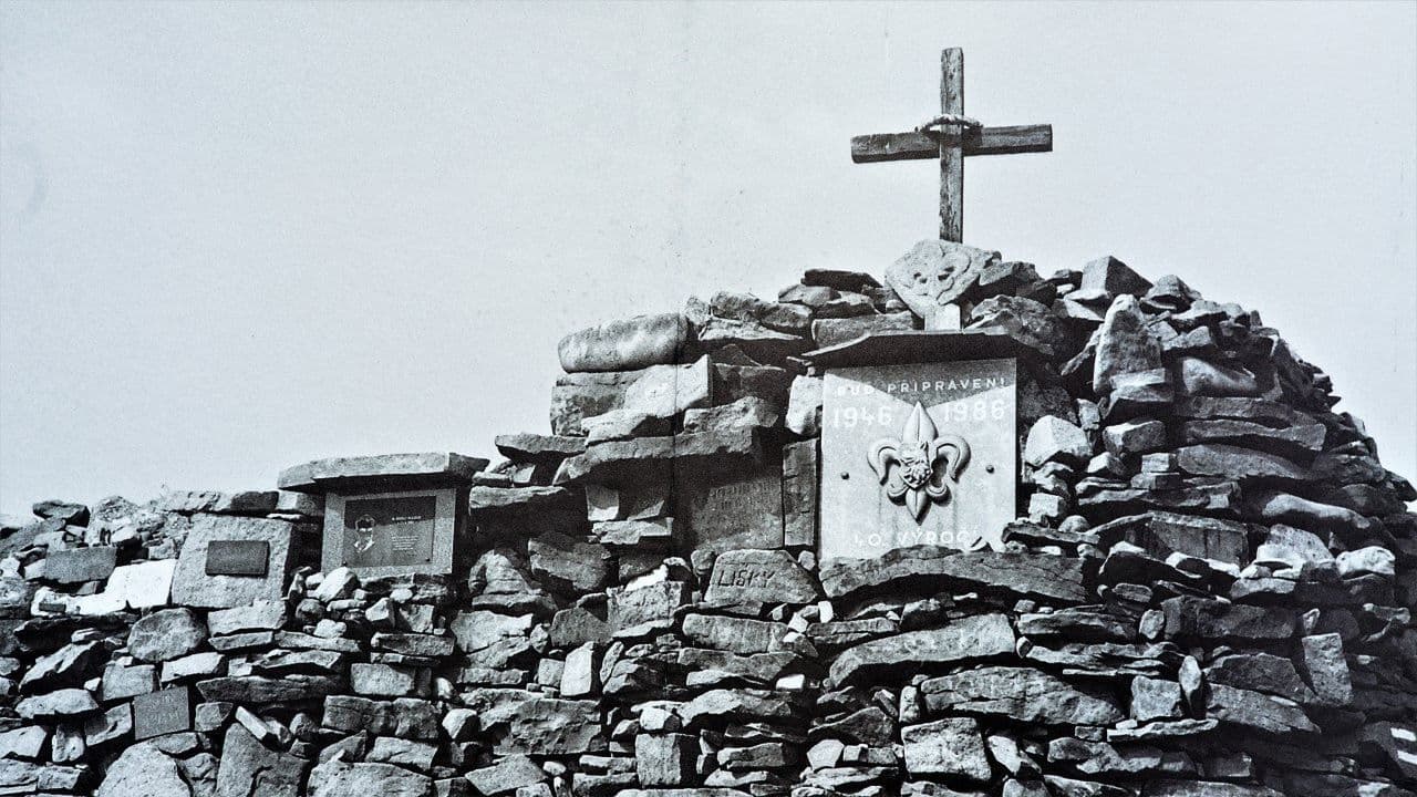 Backdrop – Minuta ticha