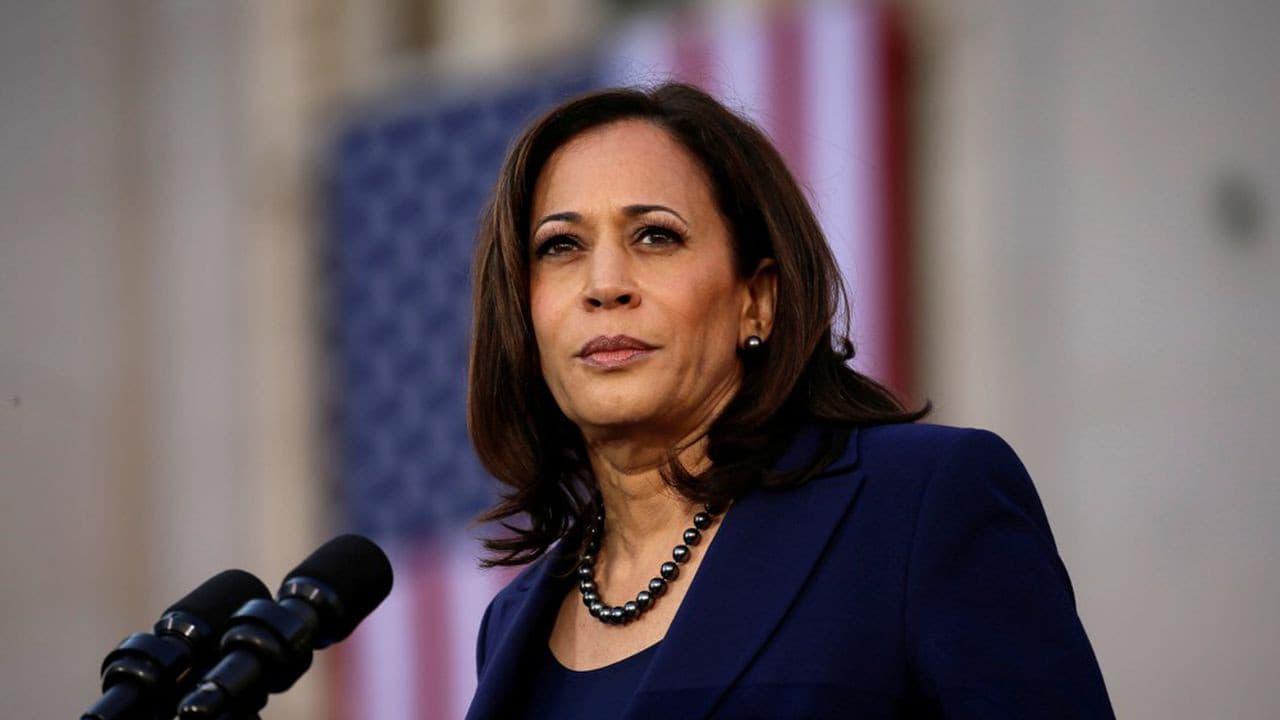 Backdrop – Kamala Harris - Ihr Aufstieg in Kalifornien