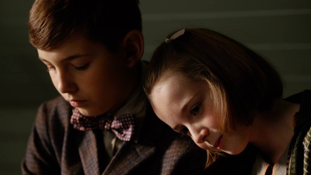 Backdrop – Pieds nus dans l'aube