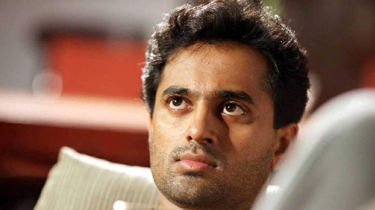 Backdrop – അവരുടെ രാവുകള്‍