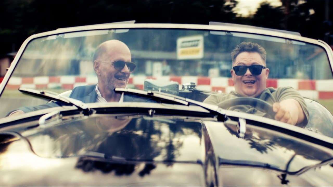 Backdrop – Ganzer halber Bruder