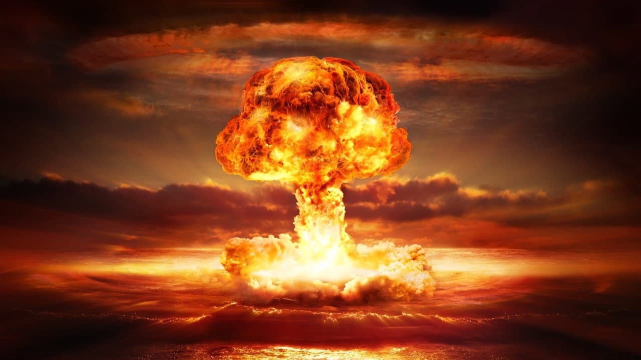 Backdrop – Oppenheimer, la véritable histoire de la bombe atomique.