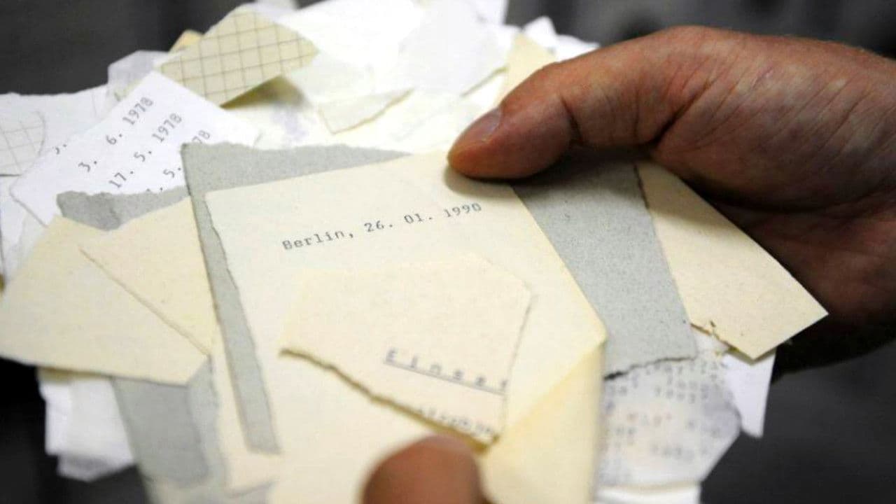 Backdrop – STASI – Ein Staat gegen seine Bürger