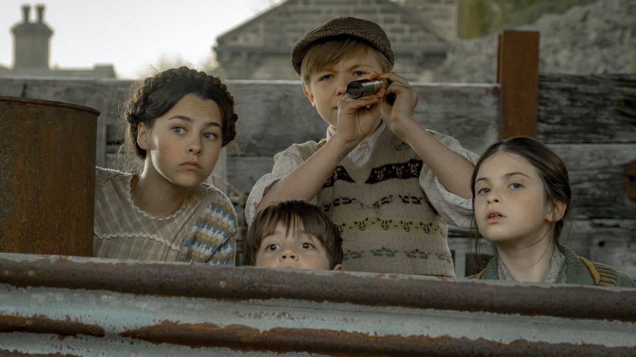 Backdrop – The Railway Children Return