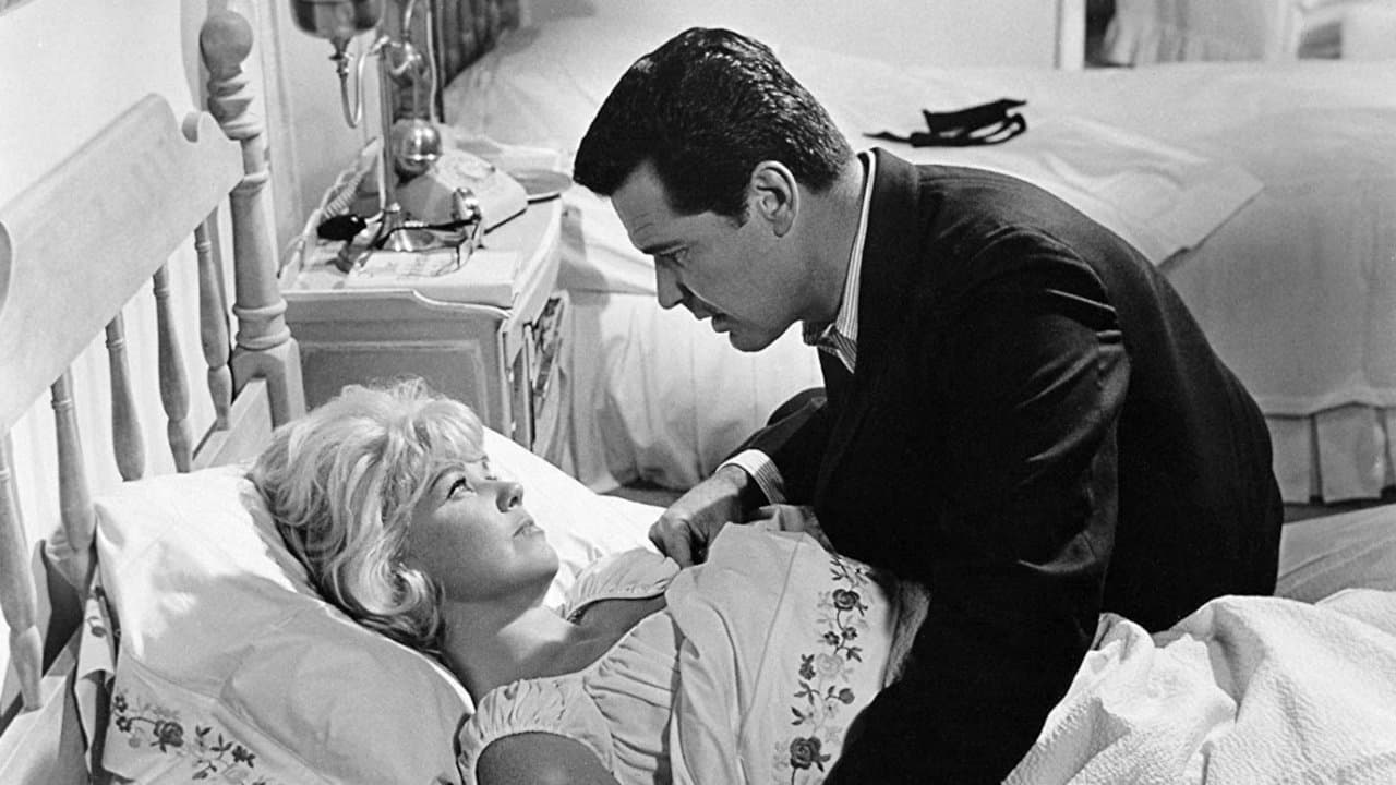 Backdrop – Was diese Frau so alles treibt