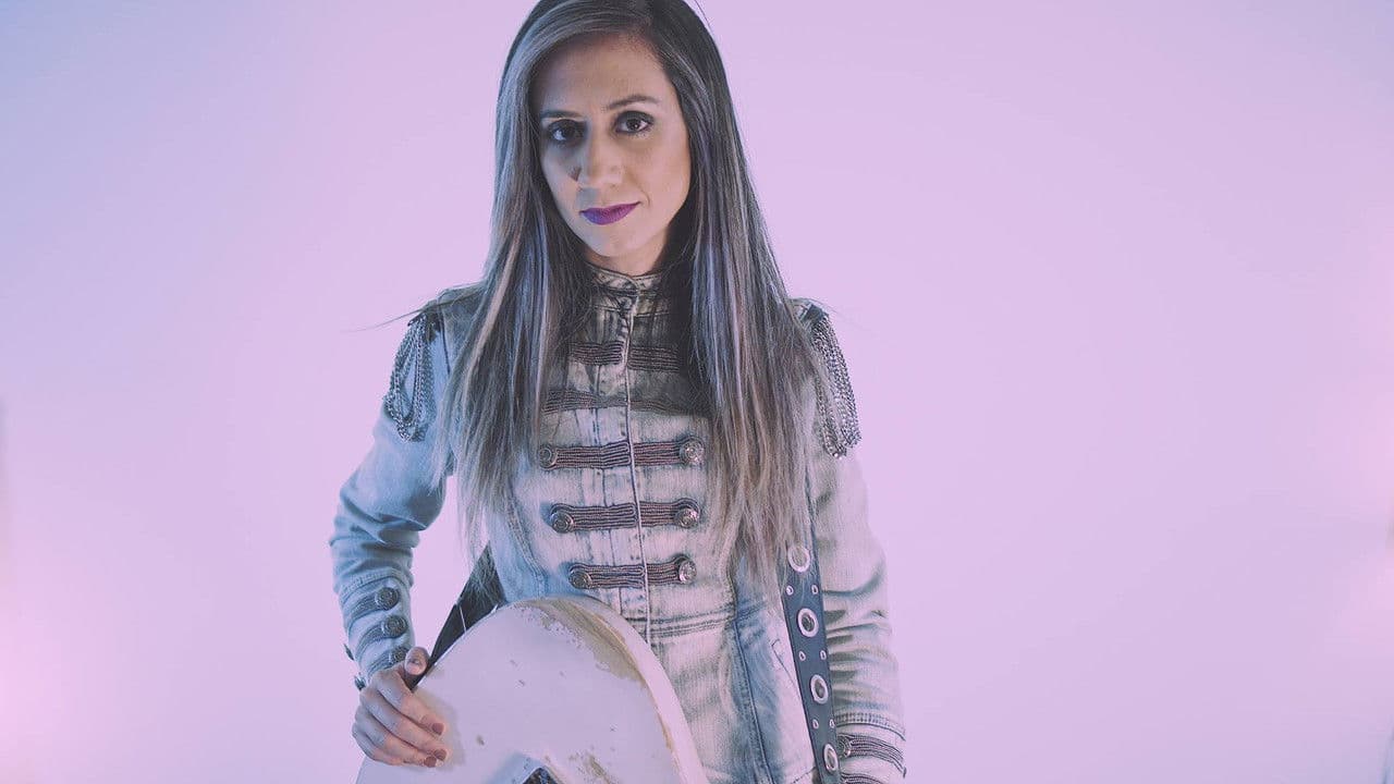 Backdrop – Lari Basilio - The Sound Of My Room