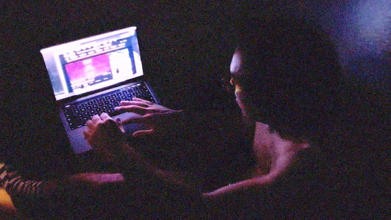 Backdrop – L.A. NAUSÉE