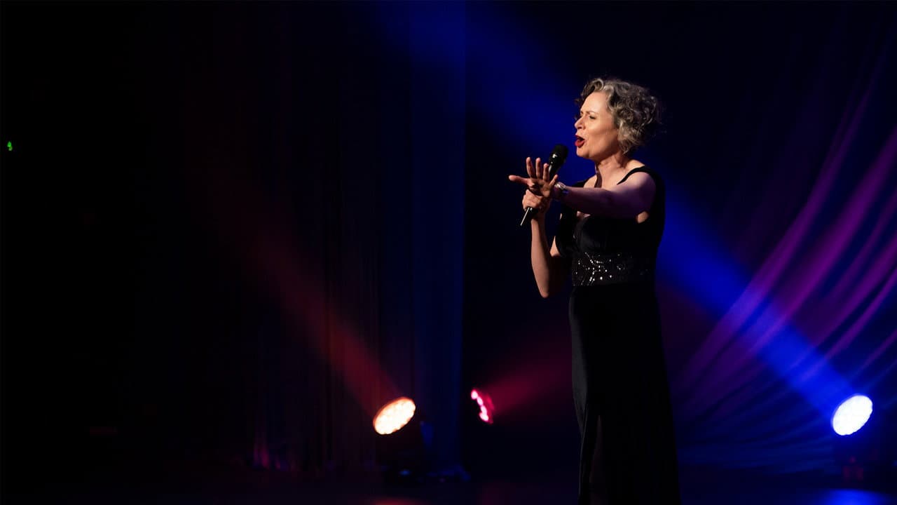 Backdrop – Judith Lucy: Judith Lucy Vs Men