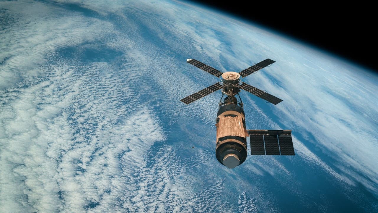 Backdrop – Saving Skylab: America's First Space Station