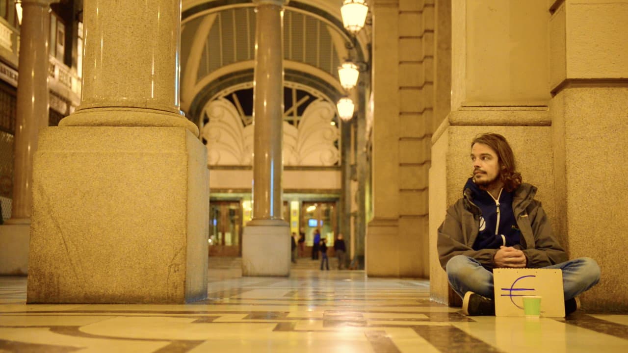 Backdrop – € (Euro) - un cortometraggio di Andrea Ventura