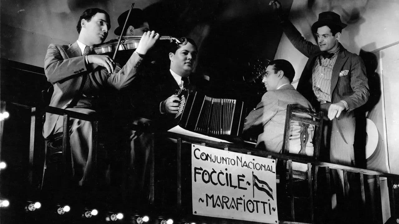 Backdrop – Los Tres Berretines