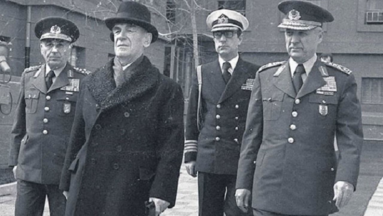 Backdrop – 12 Eylül: Renklerin Çatışması