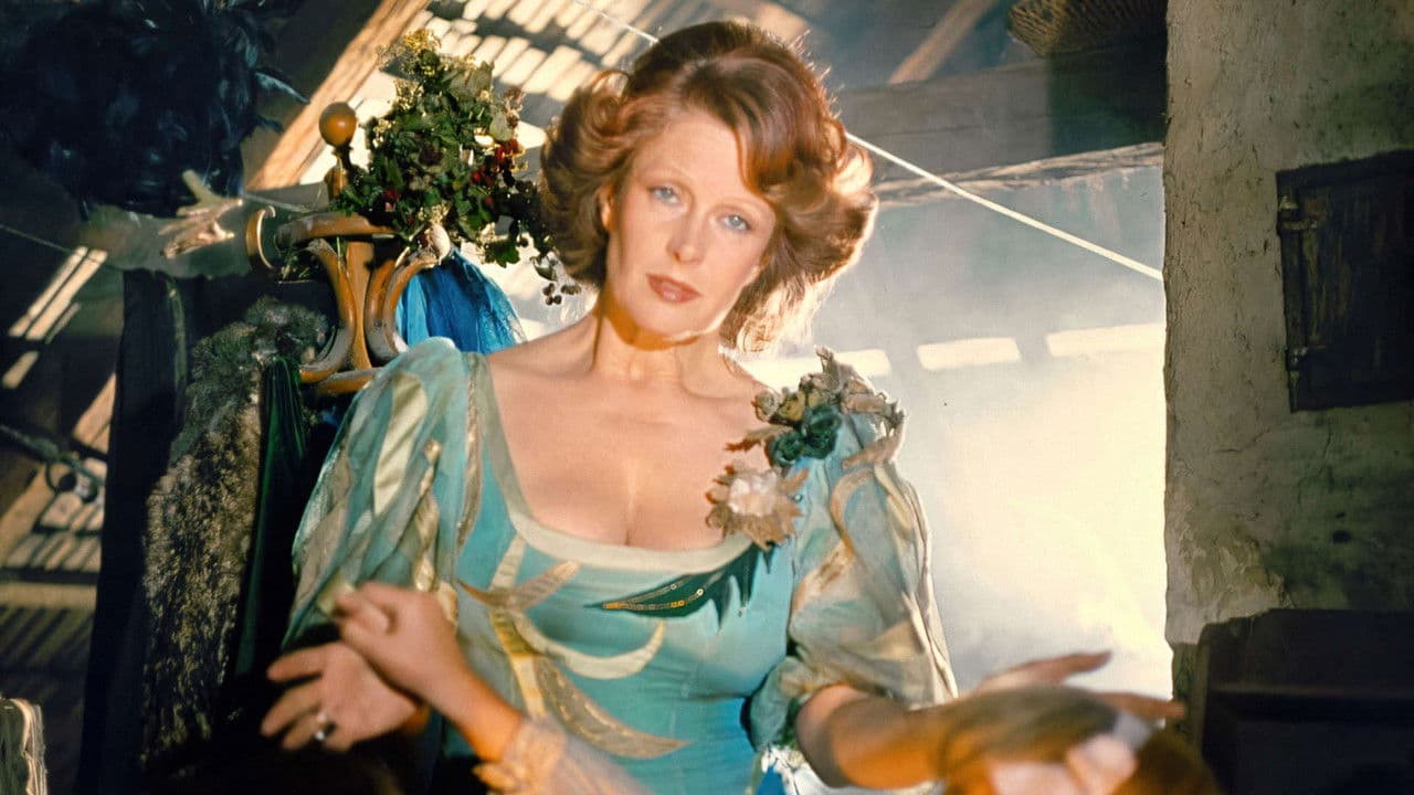 Backdrop – W starym dworku czyli niepodległość trójkątów