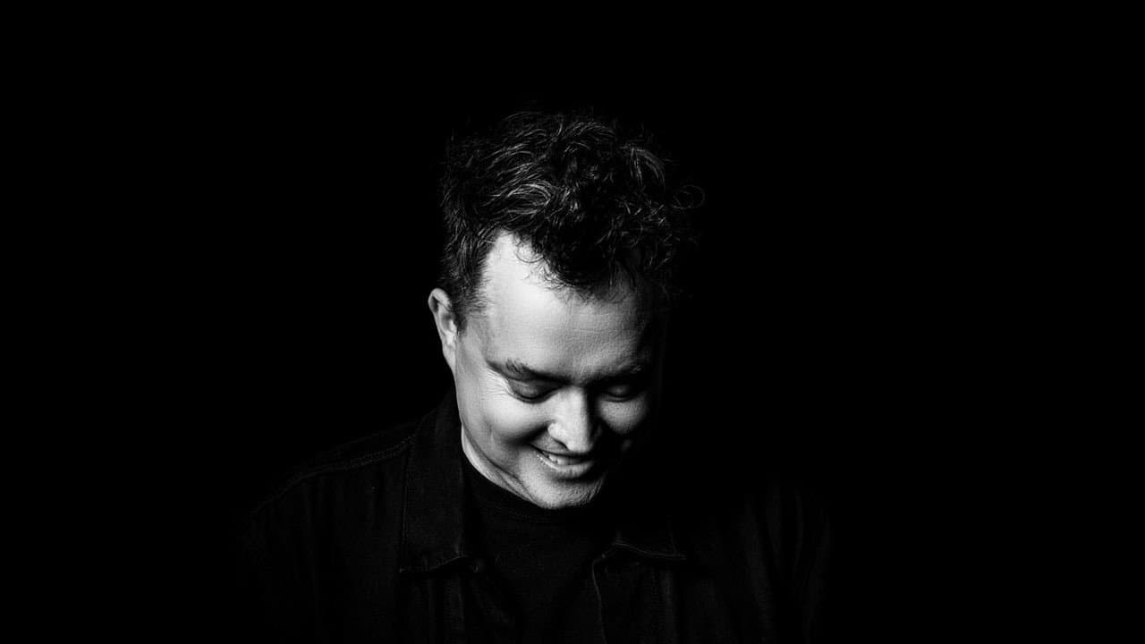 Backdrop – Mike Ward : Noir